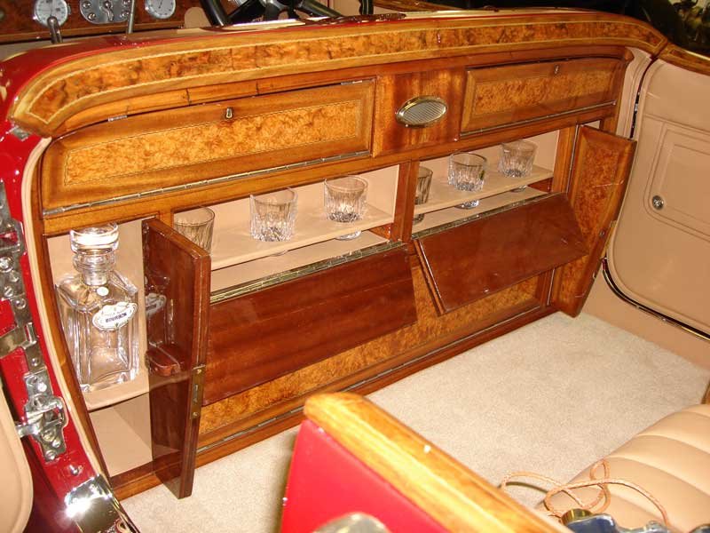 24isotta_bar2.jpg
