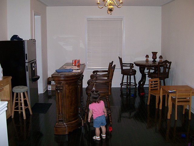 255390227208_0_BG.jpg