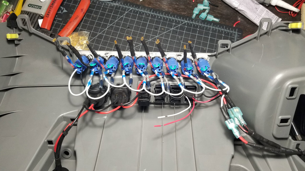 27_ControlConsole02.jpg