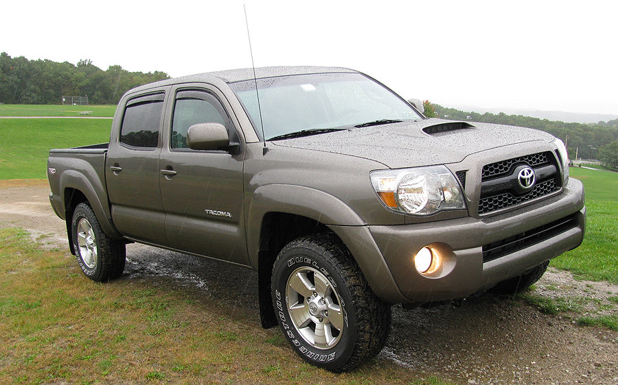 29-2011-toyota-tacoma-trd-sport_mid.jpg
