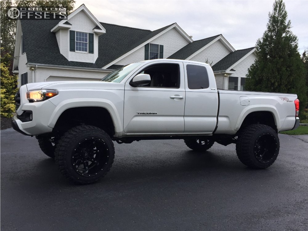 298393-2-2016-tacoma-toyota-rough-country-suspension-lift-6in-fuel-hostage-black.jpg