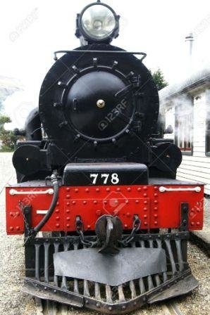 2989048-Front-view-of-a-historic-steam-train-Stock-Photo-trains.jpg