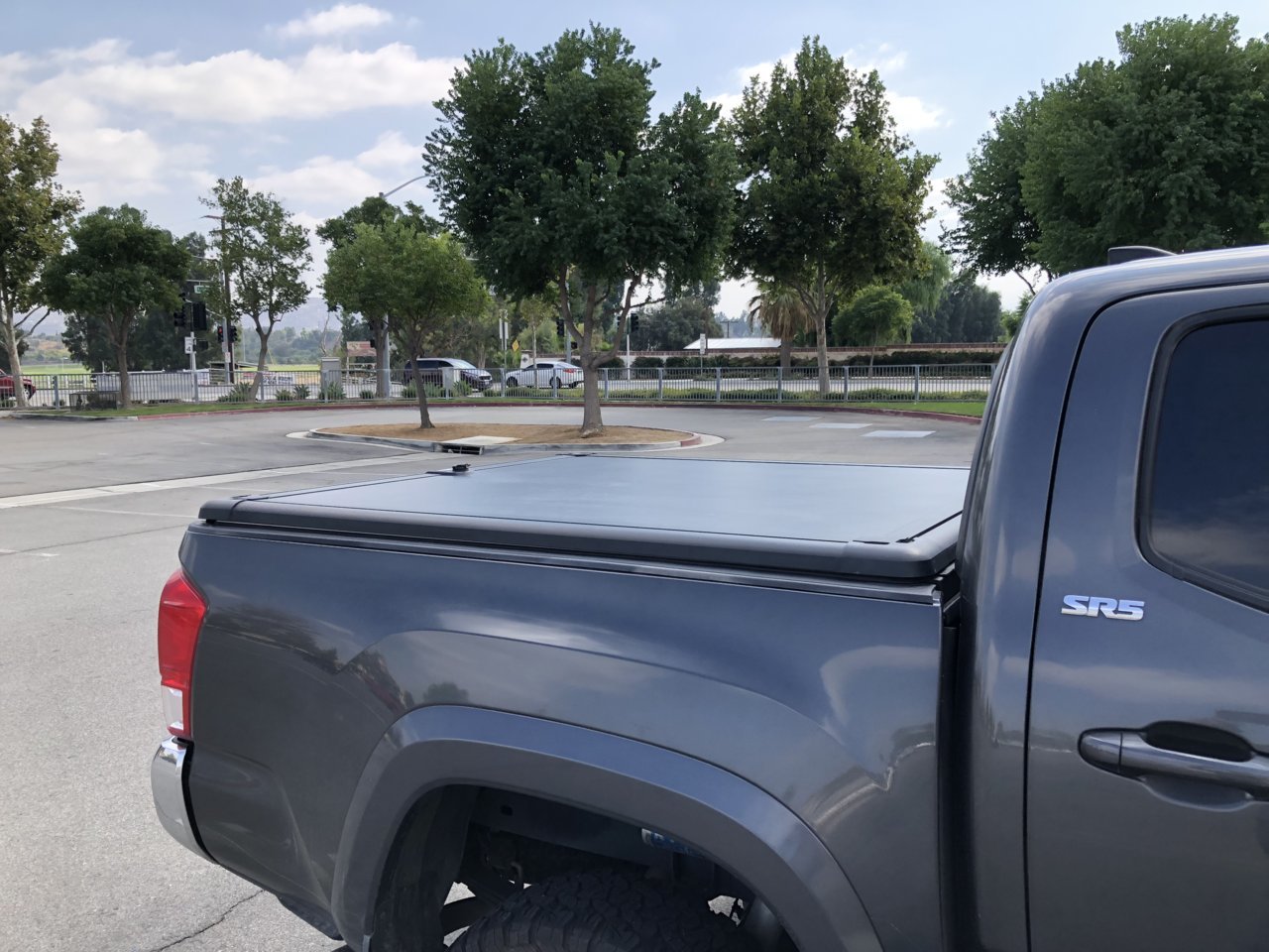 Sold Ridgelander Undercover Tonneau Cover With Cross Bars Tacoma World