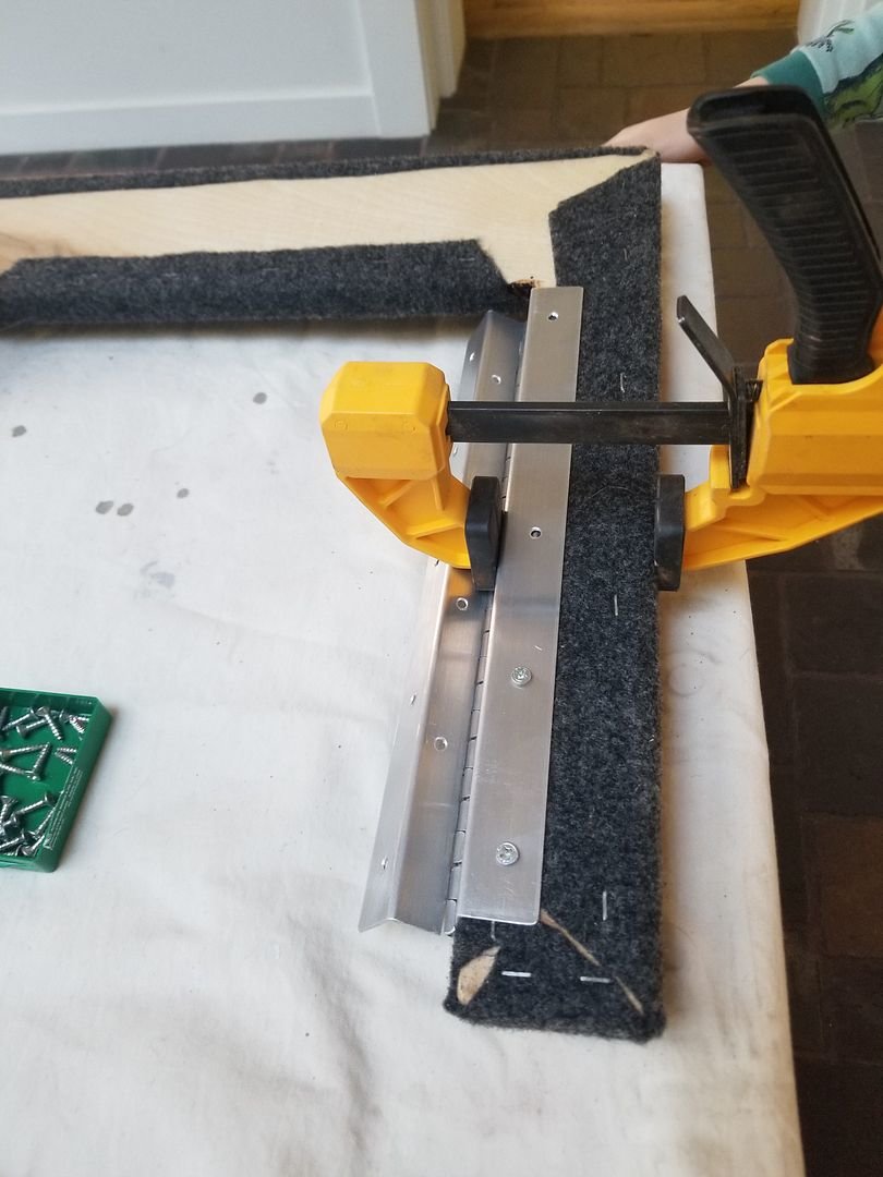 39_hinge_install_3cd4490e35dc6061e8e2d3e9c198d1501efead42.jpg