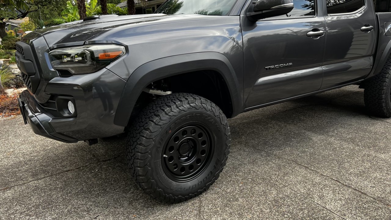 17x9 0 Offset 5 Inch Backspace 285/70r17 on TRD Pro Lift | Tacoma World