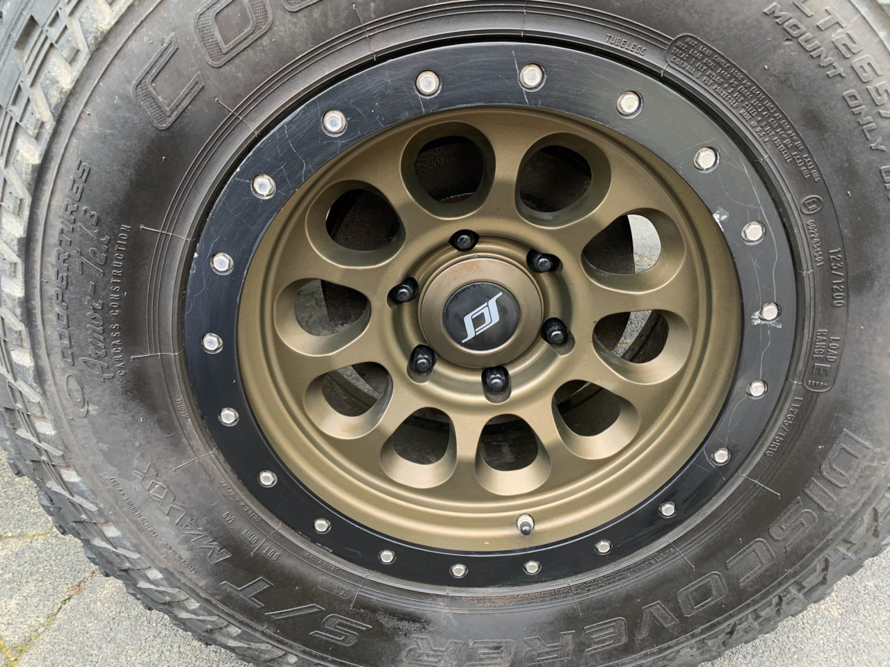 WTT 5 SCS Ray10 five 16x8 matte dark bronze w/ STMaxx 265/75r16 for ...