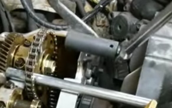3RZ cam sprocket bolt removal.jpg