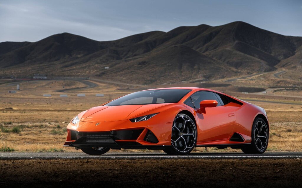 402696-2022-lamborghini-huracan.jpg