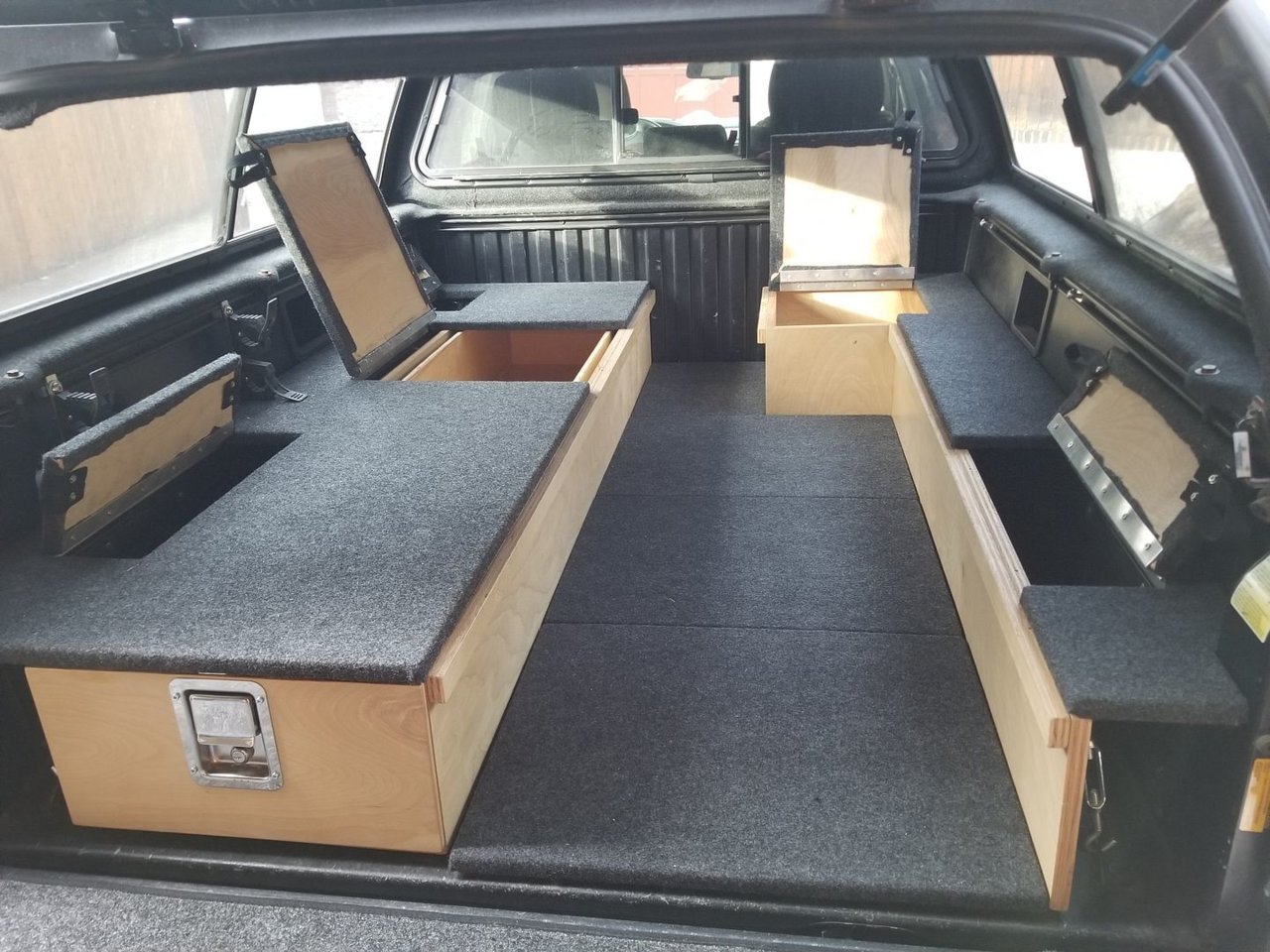 43_finished_drawer_closed_hatches_open_075cdab03e33ca1d04d1e4bbef245e5359206d65.jpg