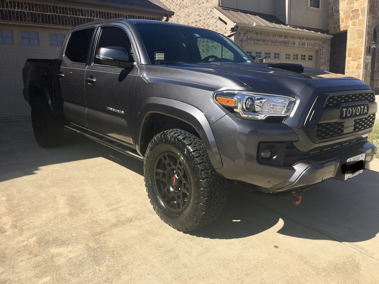 Magnetic Gray Metallic Tacoma 2022