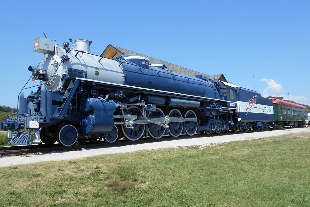 4500 Loco with tender.jpg