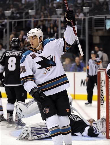 45166_Sharks_Kings_Hockey_38d8689e17a2417d43321a401b34655a9682ef6f.jpg