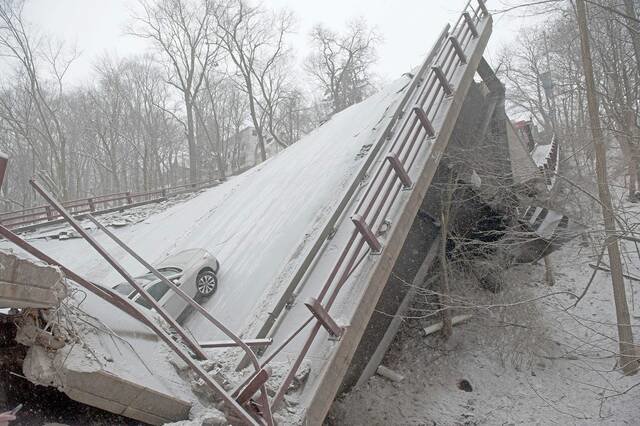 4691113_web1_ptr-BridgeCollapse-SA503-012922.jpg