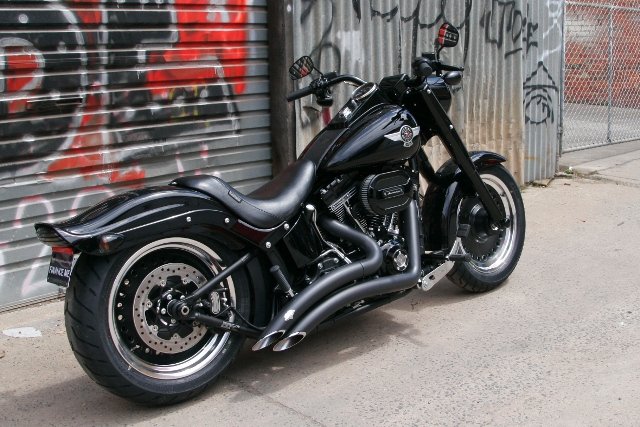 472033d1463209481-fxst-rear-fender-on-a-_cb304086fc2bd60e555c08944d29b6414092c817.jpg