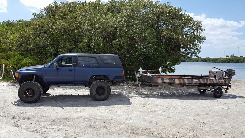 4Runner and Gheenoe.jpg