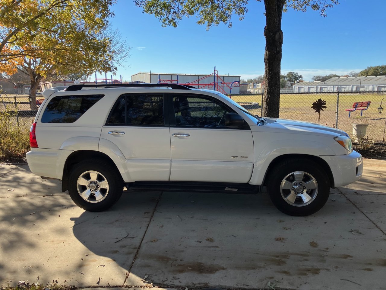 4RUNNER.jpg