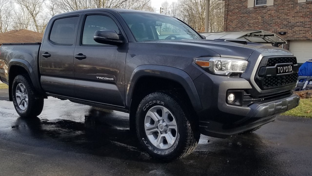 4runner wheels on tacoma.jpg