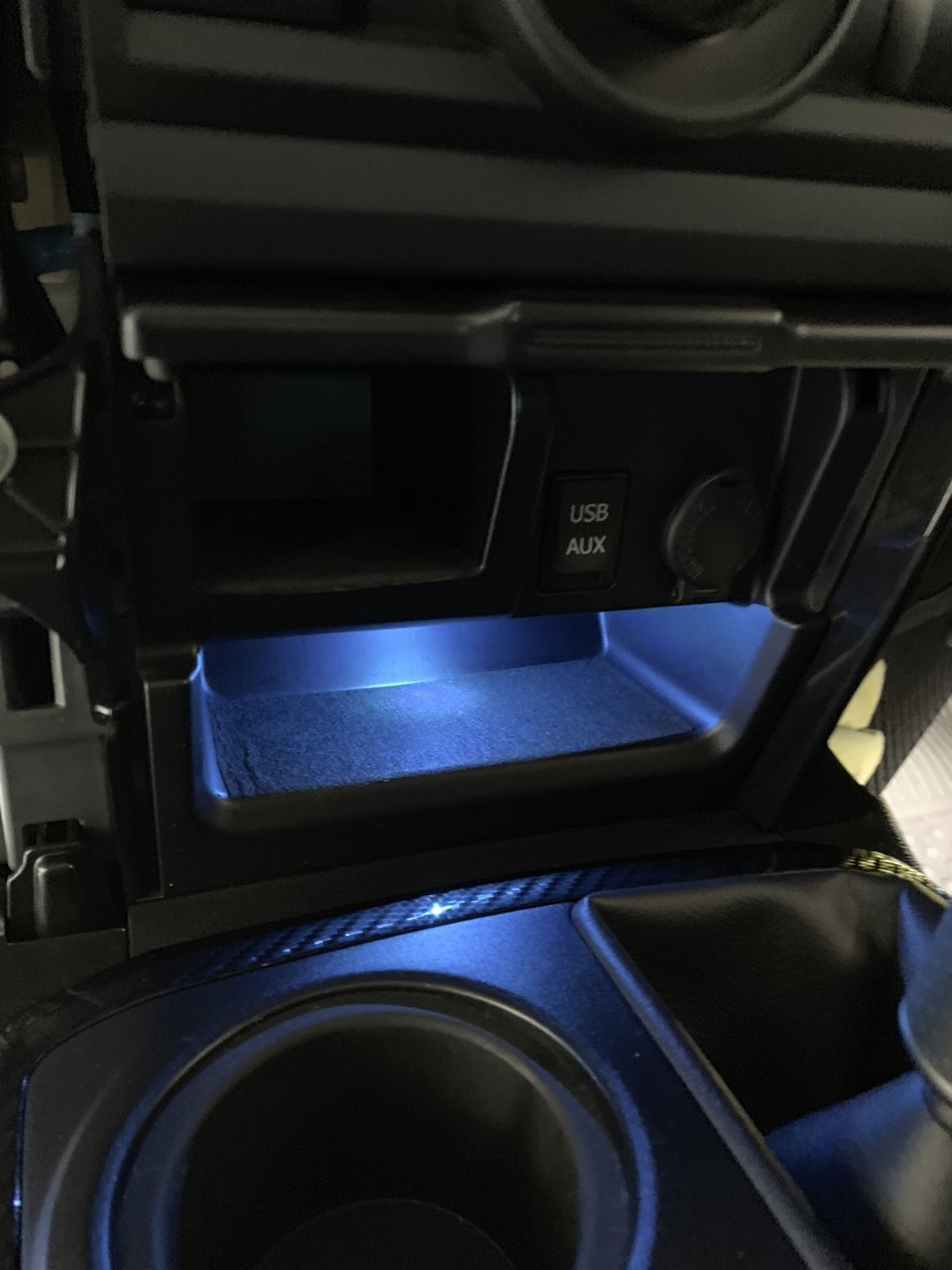 4Runner_cubby.jpg