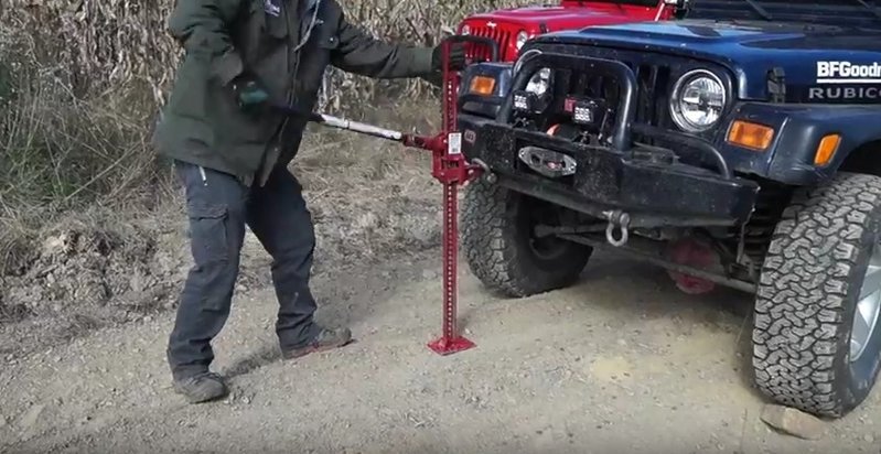 4WAAM-D-Ring-Hi-Lift-Recovery.jpg