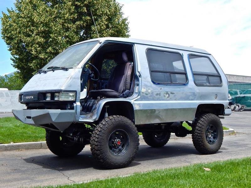 4x4 Toyota Van.jpg
