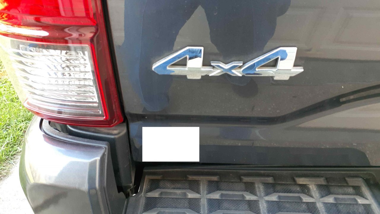 4x4_tailgate_before.jpg