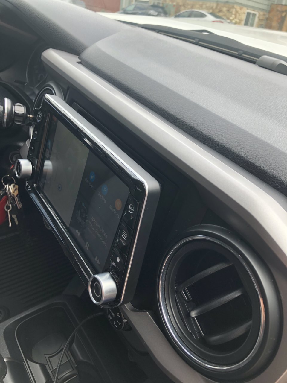 Stinger Elev8 car stereo! Apple carplay World