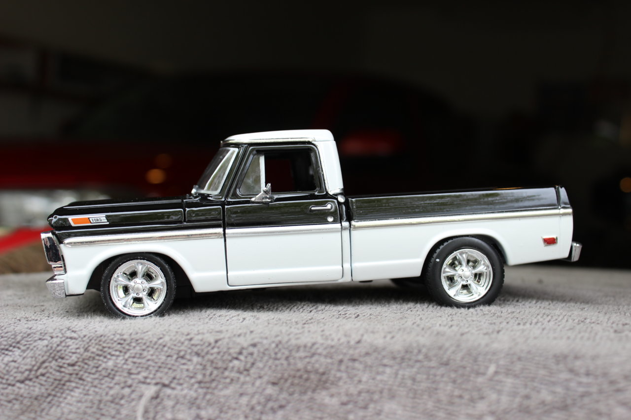 523 hot wheels 140.jpg