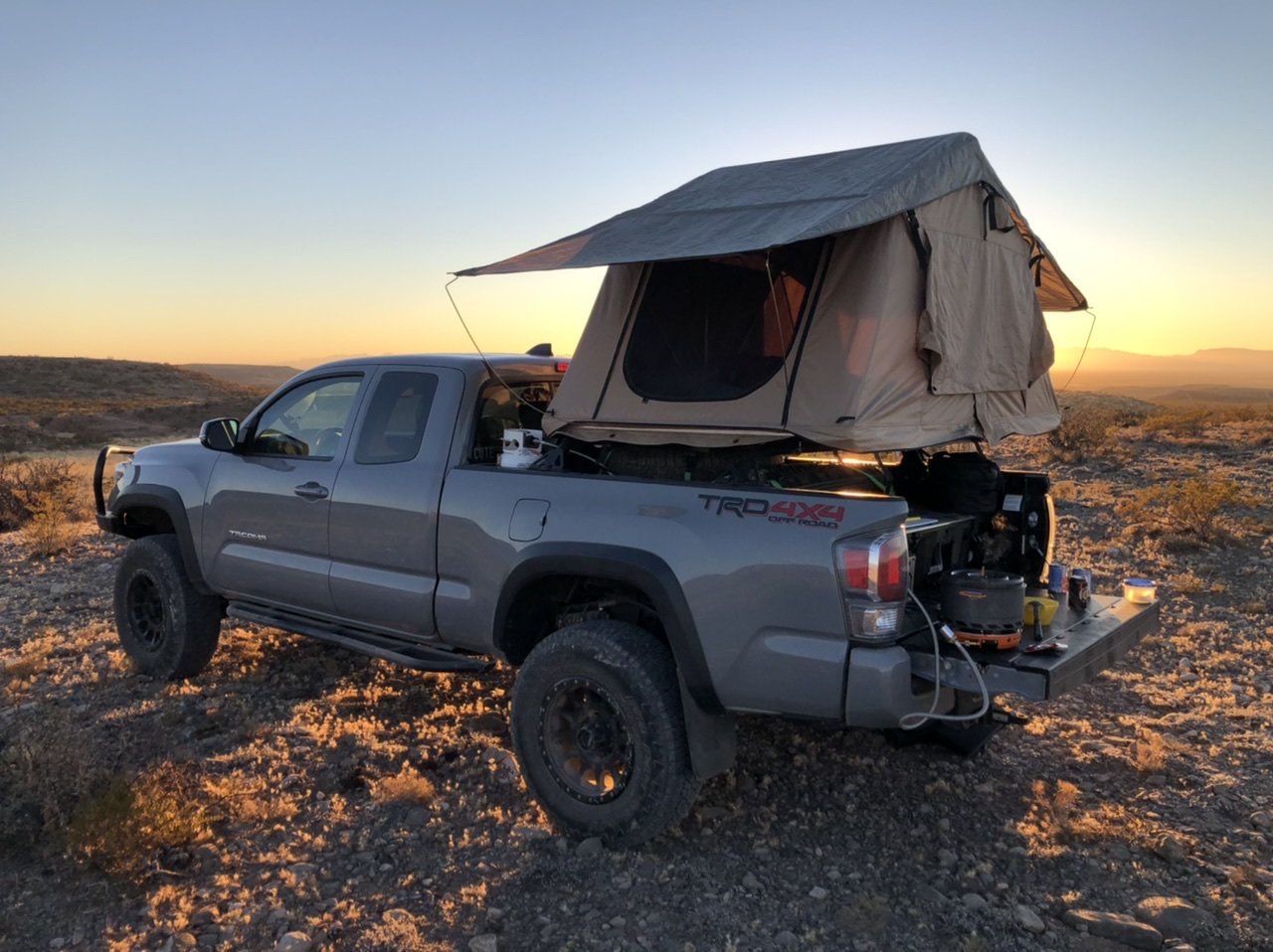 Smittybilt 2783 Roof Top Tent World