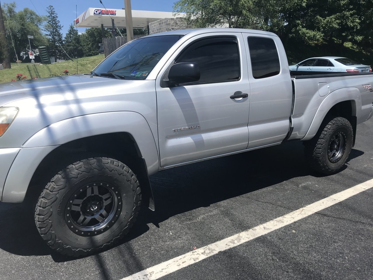 285x 75r 16 on 2 in leveling kit ?? | Tacoma World