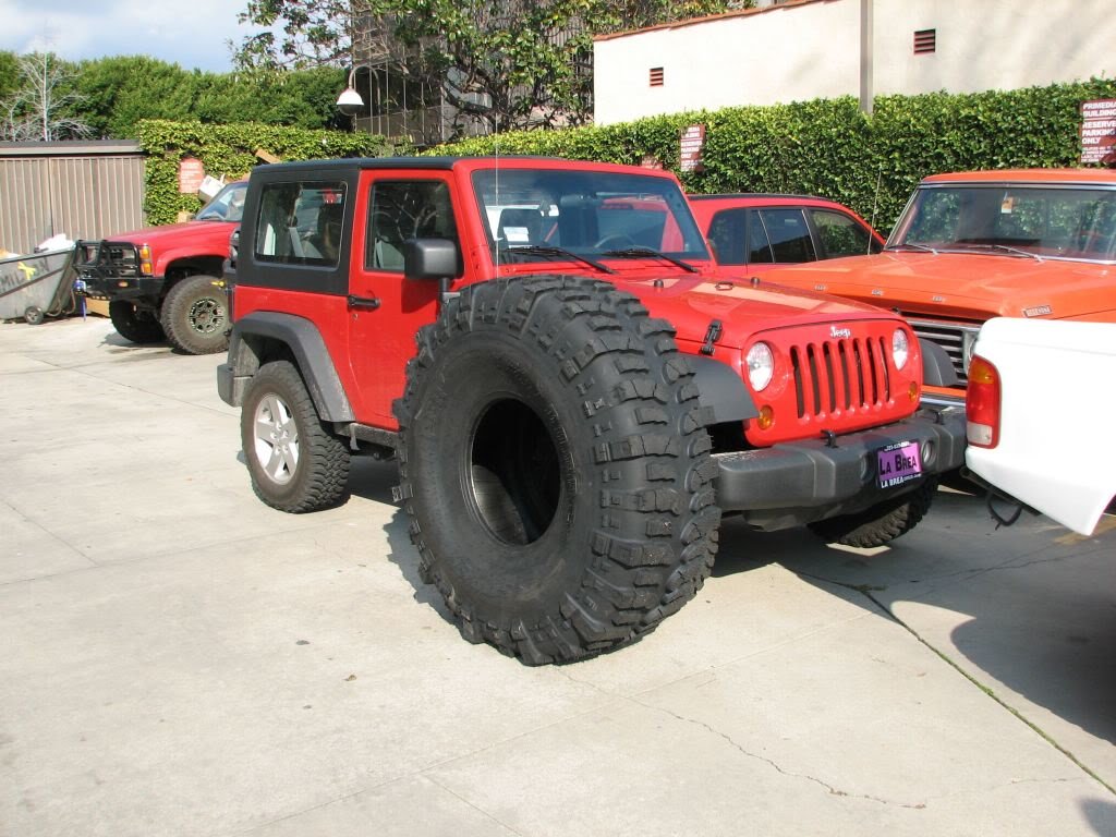 54-inch-bogger-vs-jk_fb0ce6b369f3b388b3a4bcbc9fe87bee6fa13553.jpg