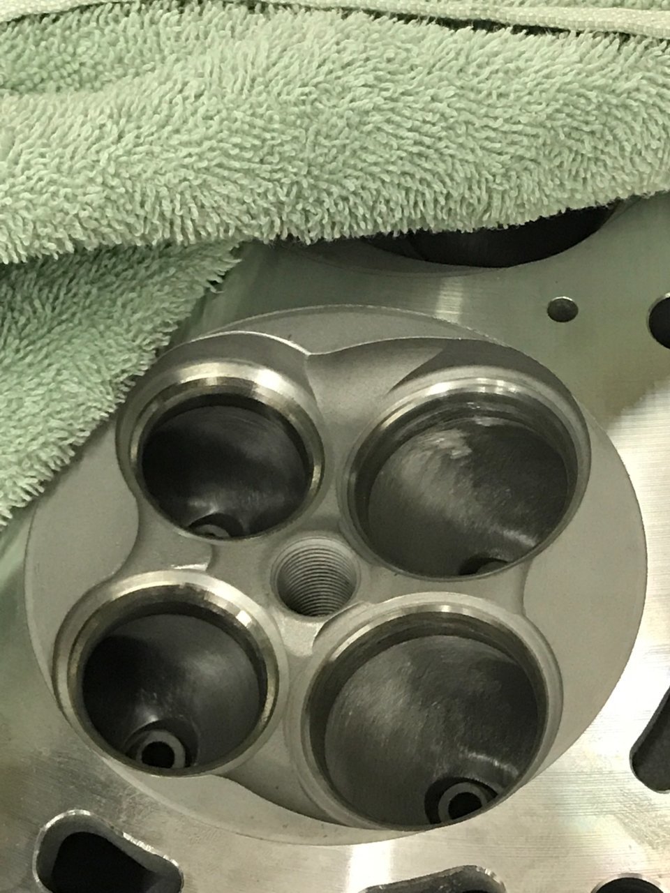5710719411.jpg