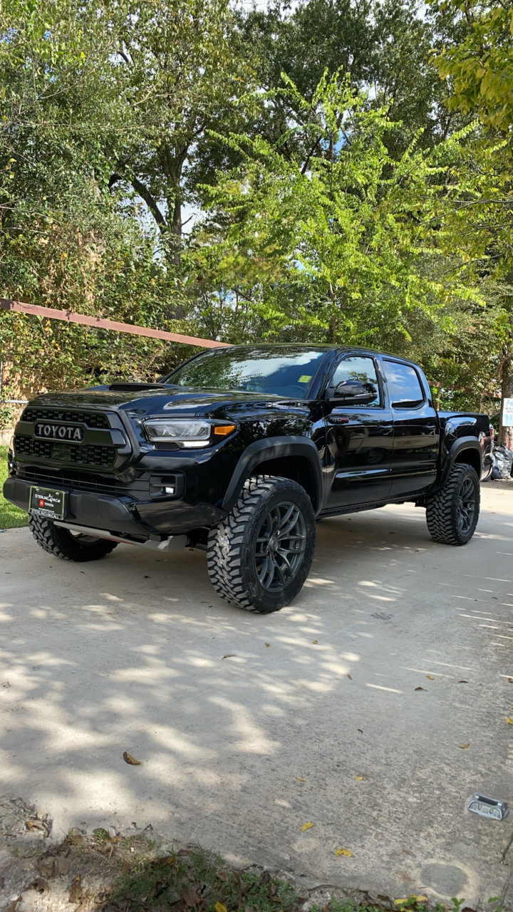 2021 Tacoma trd pro heavy sound system 20s w deployable running boards ...