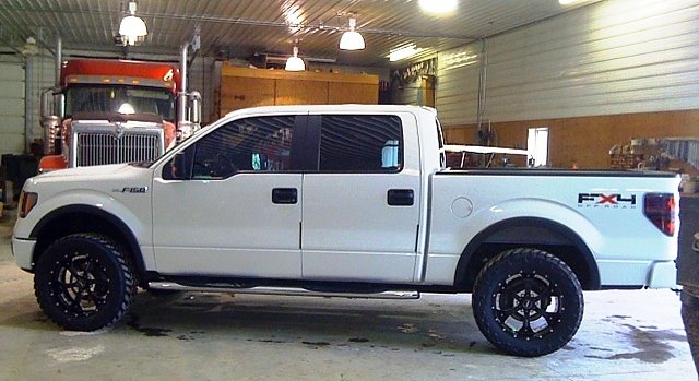 61048d1319200028t-lets-see-white-trucks-_e2b425e3ee3106716fa1de2276da39e6ccb2abbe.jpg