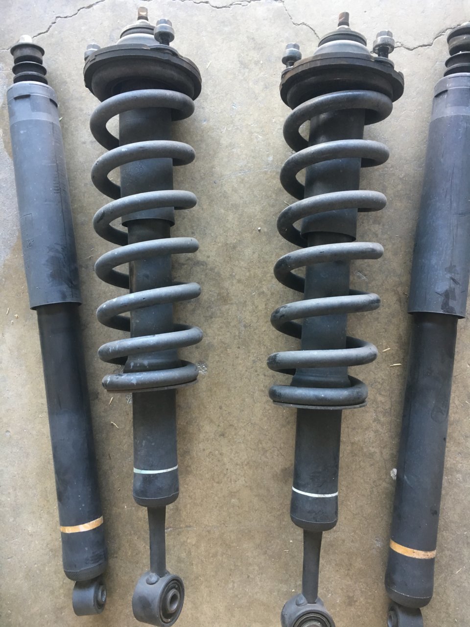 FS in SoCal: Stock coilovers, rear shocks, leaf springs | Tacoma World