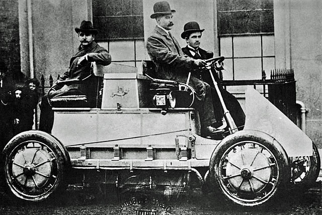 640px-Lohner_Porsche.jpg