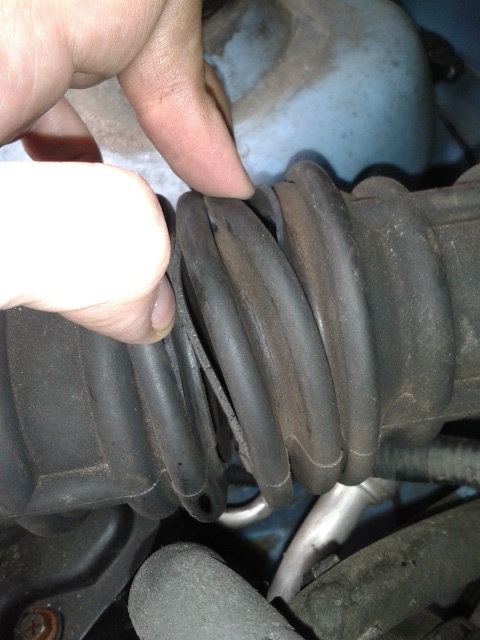 6806d1373900959-torn-air-intake-hose-lpg_b3b799182aa71d91d2f5c55944da9c1ae94900e1.jpg