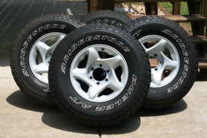 70727d1218118434-16-oem-tacoma-wheels-t-_6a0db0119e97e251a629e9d3cd306963d67839cc.jpg