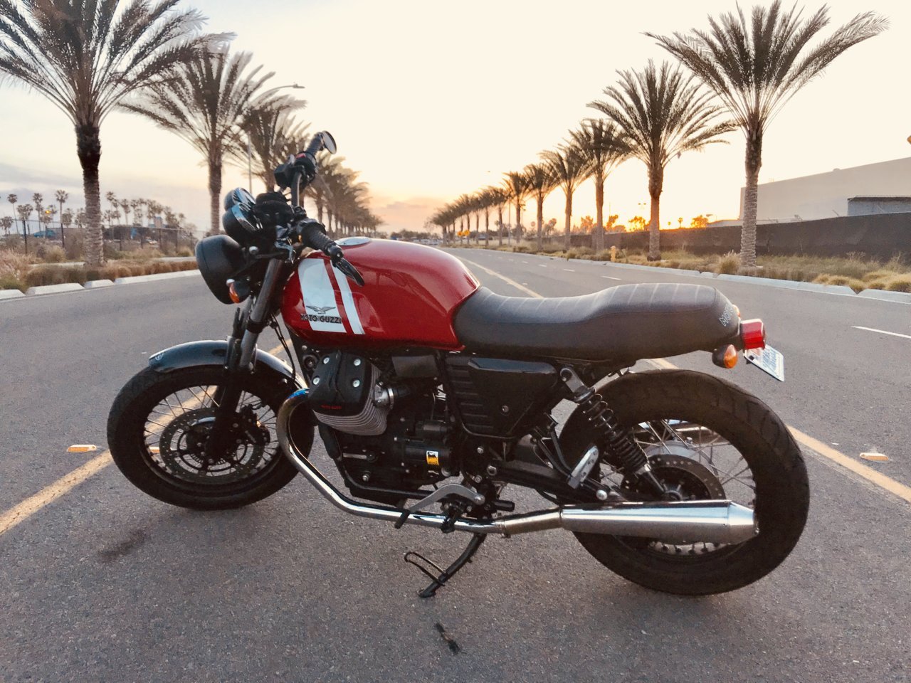 I've just put a 2.5 inch tank lift on my Iron 883 : r/Harley