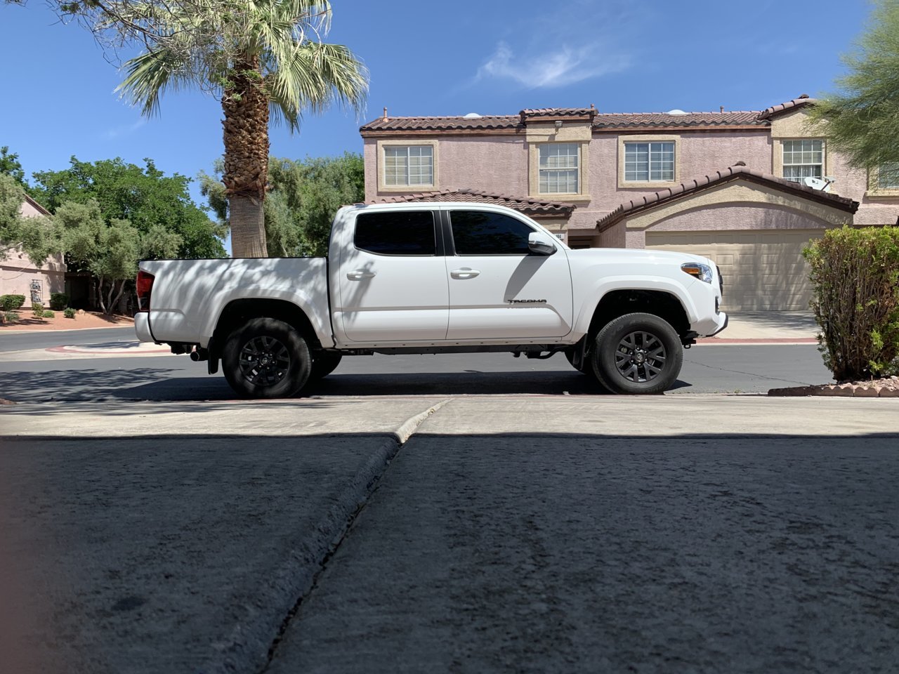 Rear sags after leveling kit install | Tacoma World