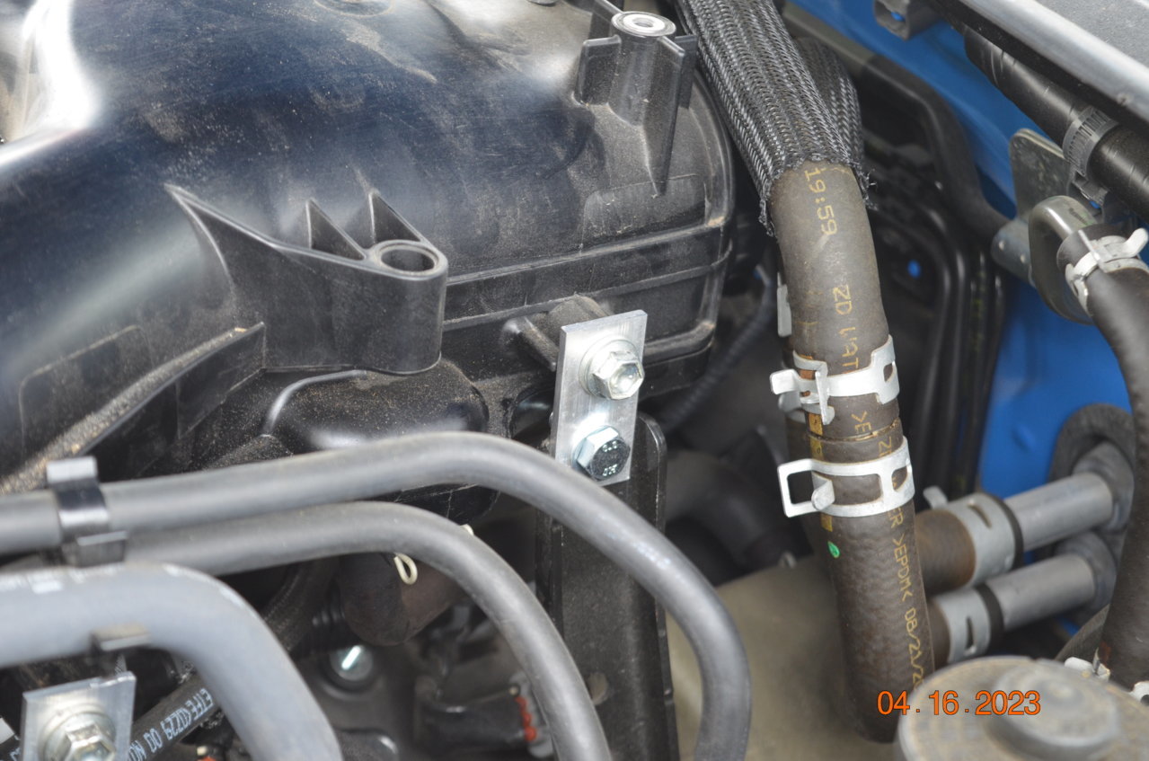 8- Manifold brace spacers installed (3).jpg