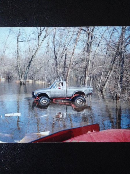 '83yota 2.jpg