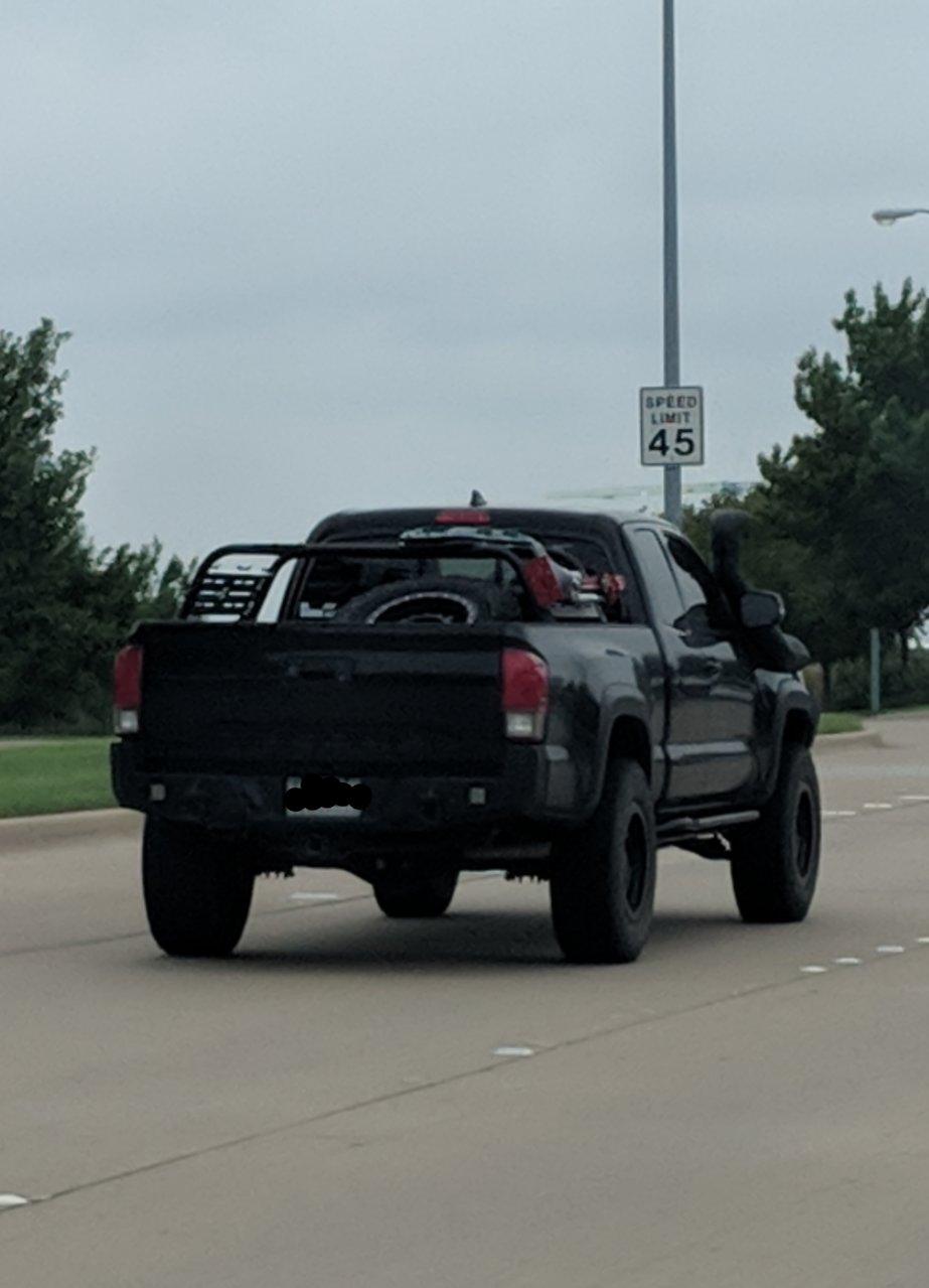 841546364.jpg