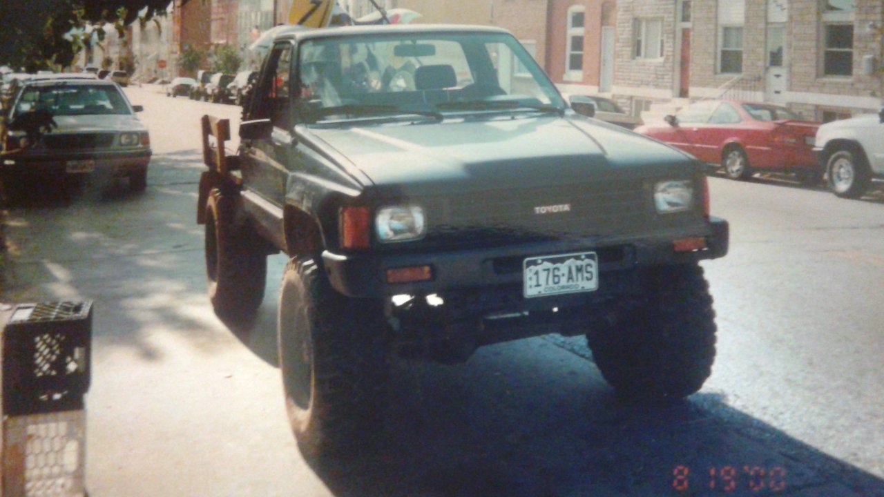 85 TOYOTA 004.jpg