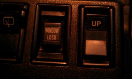 86543d1313945730-rear-window-switch-brok_7c4e3dc24b51f46be785db353054f964e91070cb.jpg