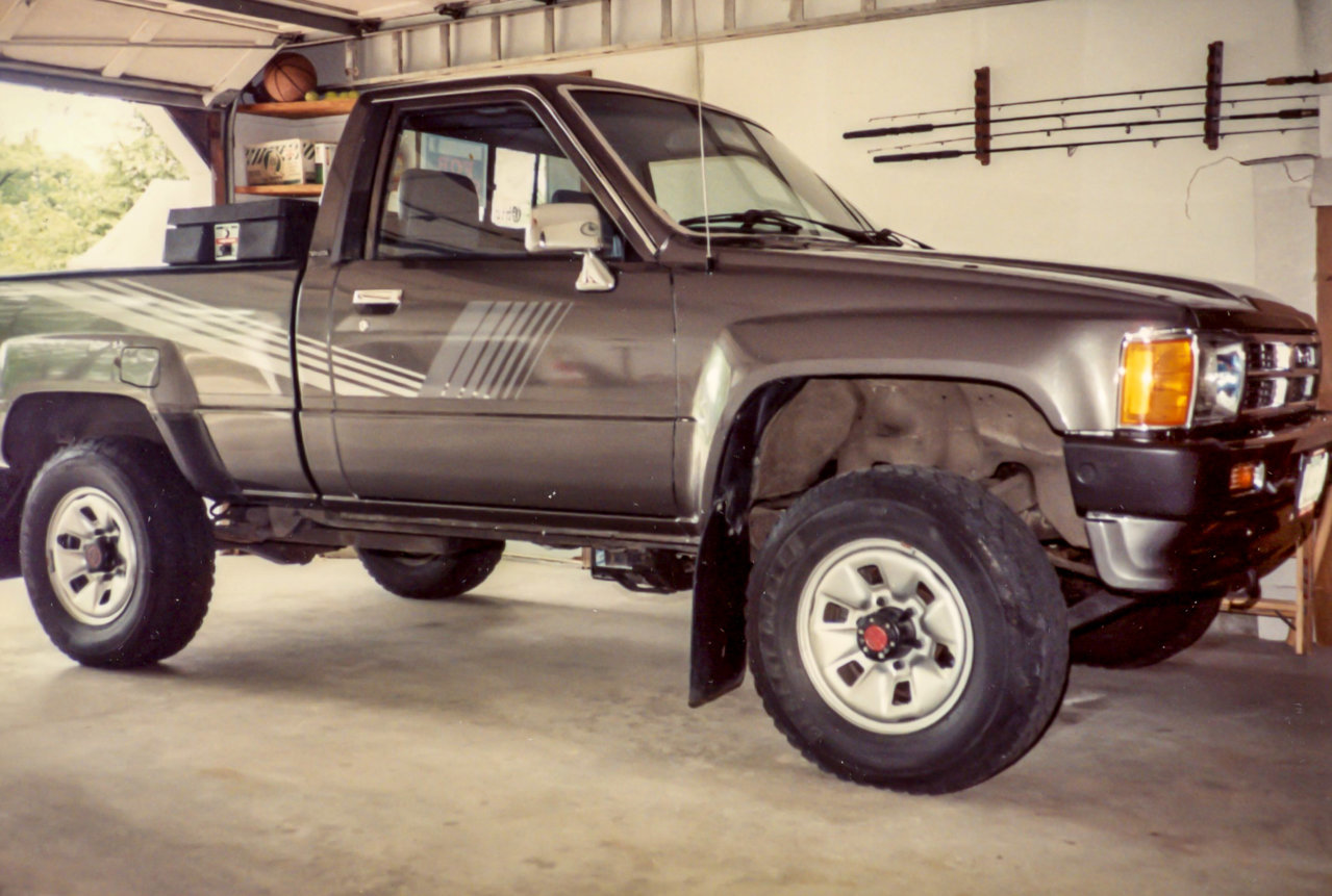 87Toyota.jpg
