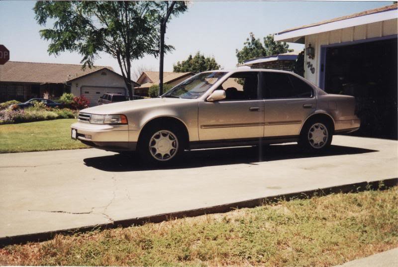 89NissanMaxima_ef099caf9bbc580650180a9260ffb67c9477d0b3.jpg