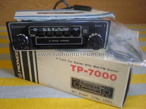 8_track_car_stereo_with_mw_fm_1311140.jpg