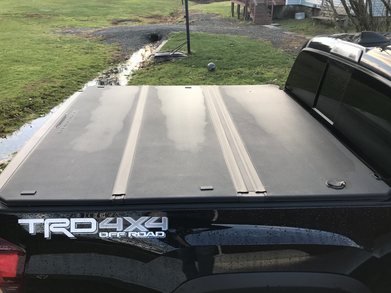 Oem tonneau cover for short bed World