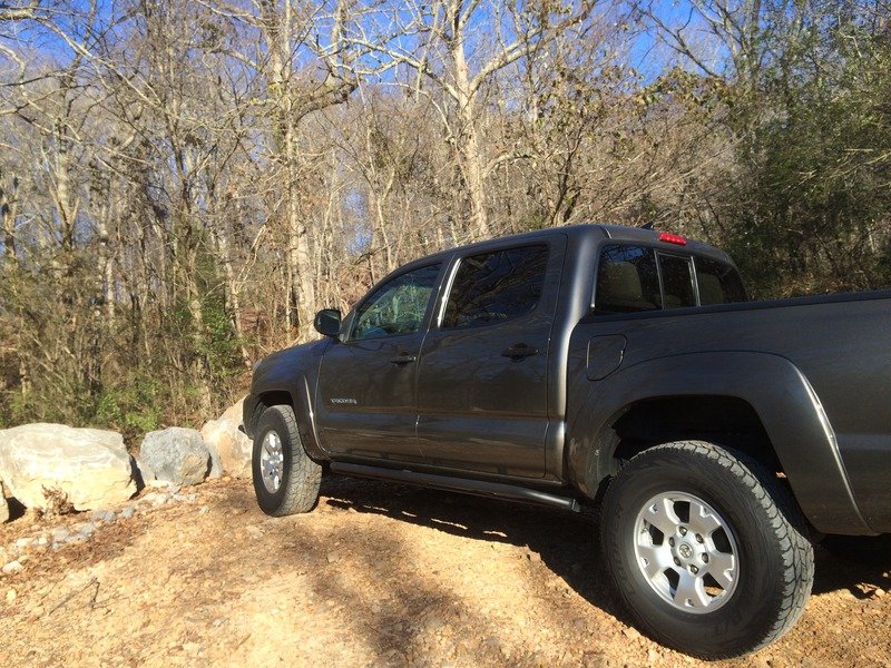 Pics of non-lifted trucks with 265/70/17 or 265/75/16 size ...