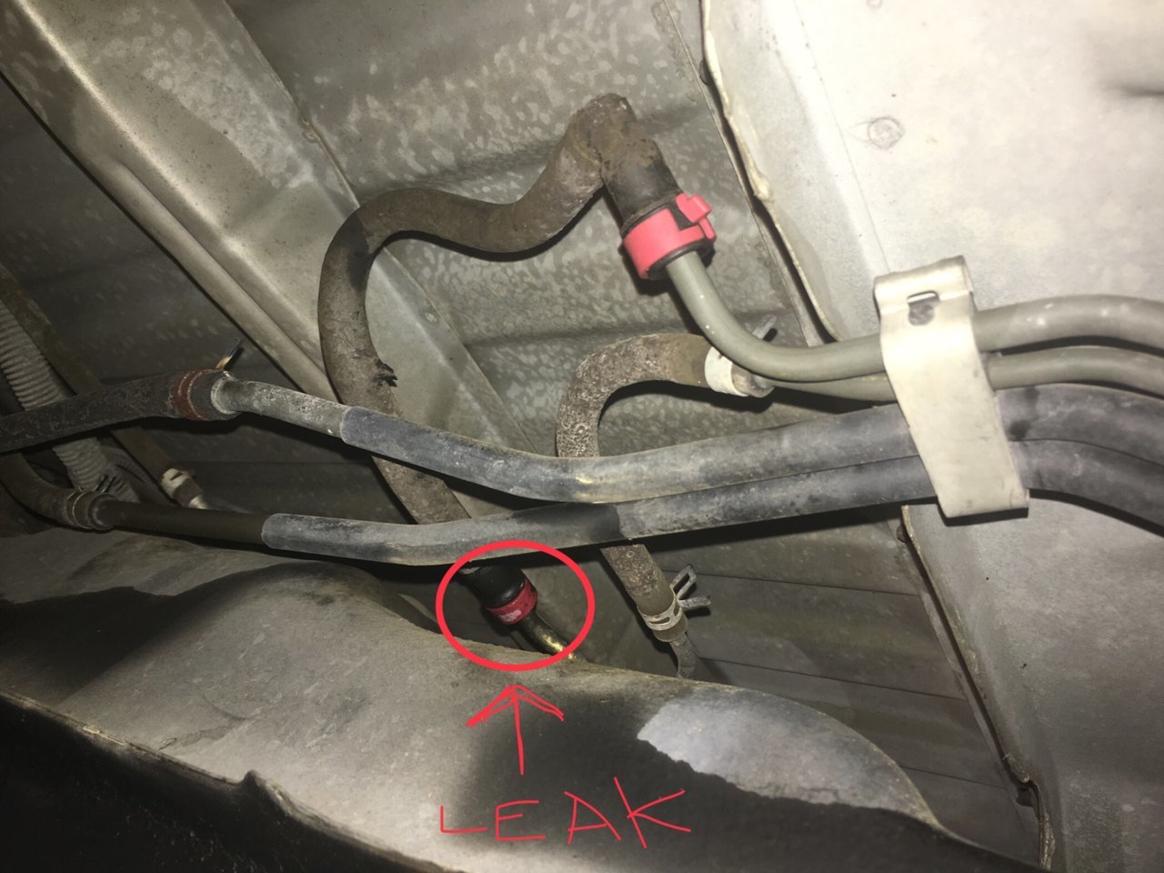 Fuel Leak from fuel tube subassy. (‘04, 3.4L V6) World